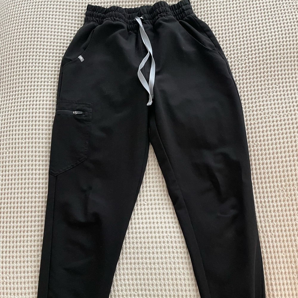 High waisted FIGS scrub joggers